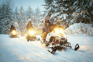 Ten tips for safe snowmobiling