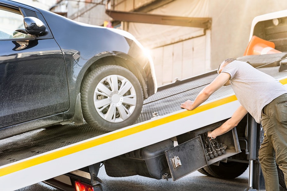 https://broker-link.imgix.net/images/Blog/tips-for-dealing-with-tow-trucks-during-a-car-accident-banner.jpg?auto=format&h=630&ixlib=php-3.3.1&w=1200
