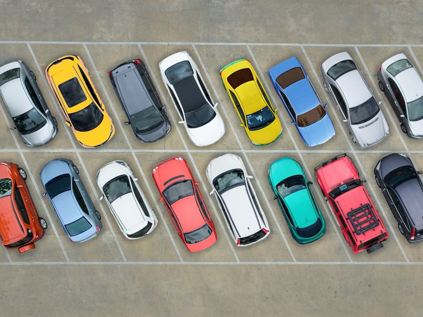 What to do when someone has hit your parked car | BrokerLink